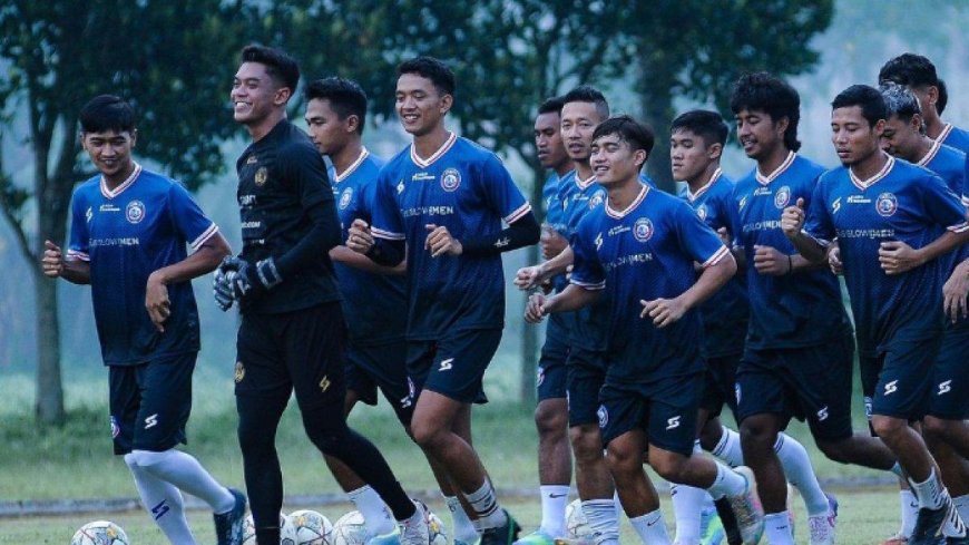 Transfer Mode Irit Arema FC: Kiper Jebolan Persebaya Surabaya Merapat, Cocok Pelapis Teguh Amiruddin