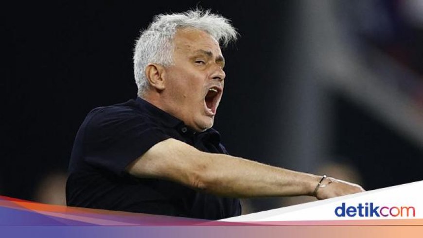 Mourinho Dikabarkan Berselisih dengan Skuad Roma