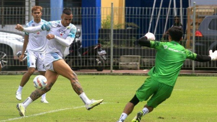 JADWAL Liga 1 Hari Ini, Persib Bandung Jamu Persik Kediri, Jalan Lebar Kembali ke Runner Up